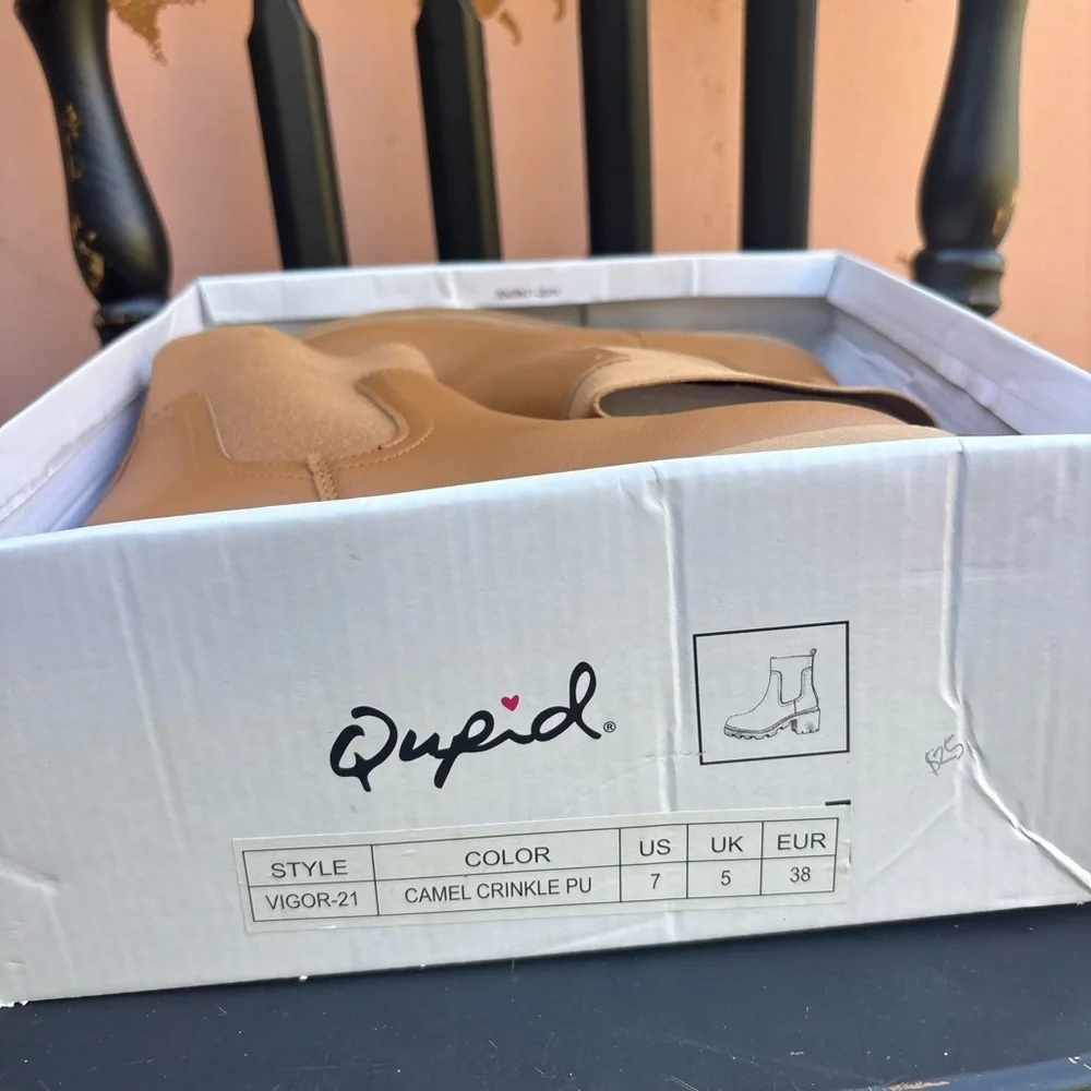 Qupid Camel‎ Ankle Boots with Chunky Heel